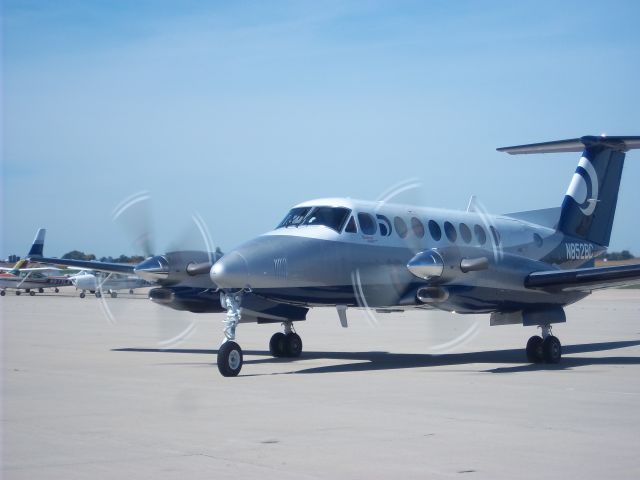 Beechcraft Super King Air 300 (N852BC)