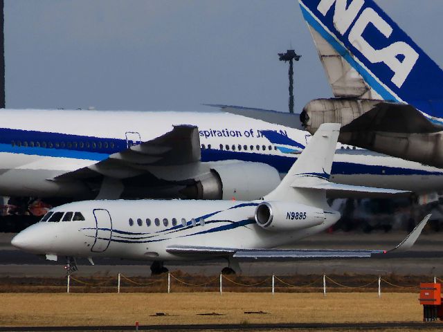 Dassault Falcon 2000 (N9895) - I take a picture on Dec 29, 2017.