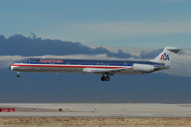 McDonnell Douglas MD-82 (N516AM)