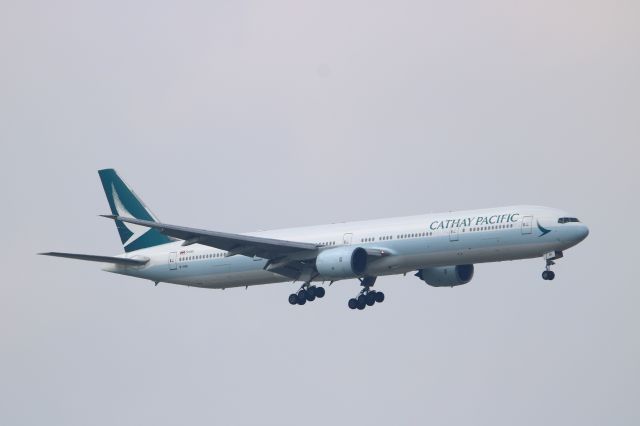 BOEING 777-300 (B-HNI)