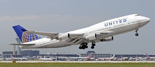 Boeing 747-400 (N174UA)