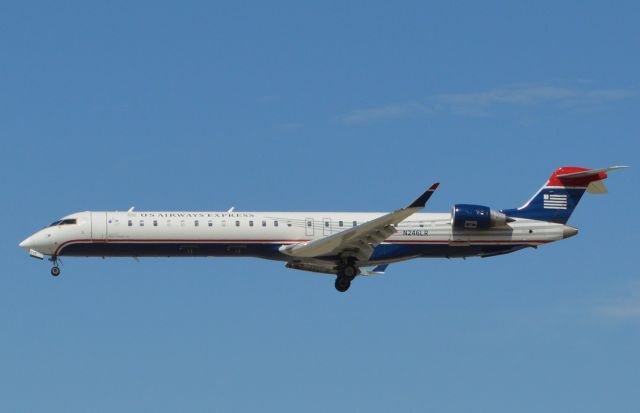 Canadair Regional Jet CRJ-900 (N246LR)