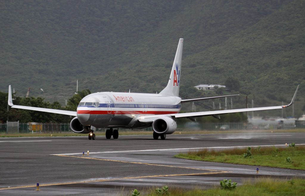 Boeing 737-800 (N804NN)