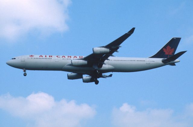 Airbus A340-300 (C-FYKZ) - Final Approach to Narita Intl Airport Rwy34L on 2000/09/21