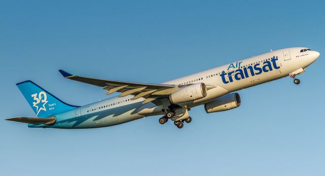 Airbus A330-300 (C-GTSO) - TSC483 gets underway and heads to Montreal