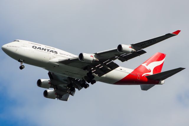 Boeing 747-400 (VH-OEG)