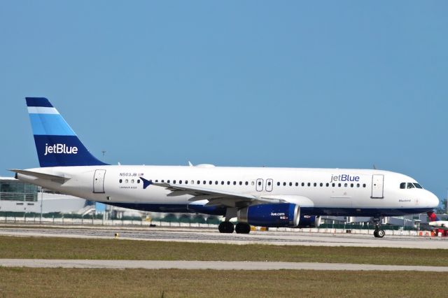 Airbus A320 (N503JB)