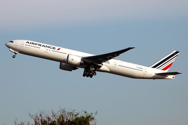 Boeing 777-200 (F-GZNJ)