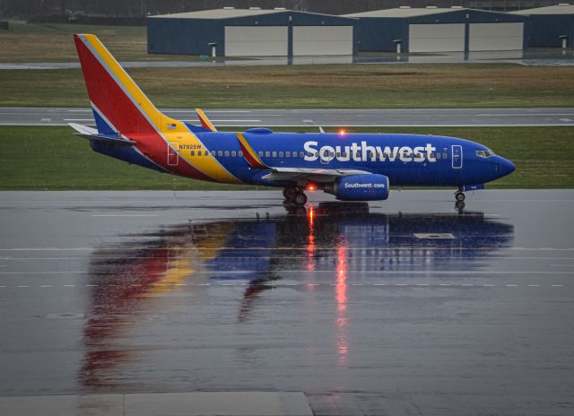 Boeing 737-700 (N792SW)