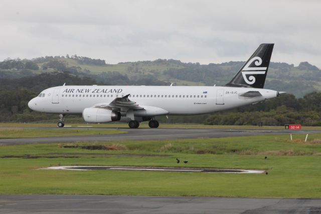 Airbus A320 (ZK-OJC)