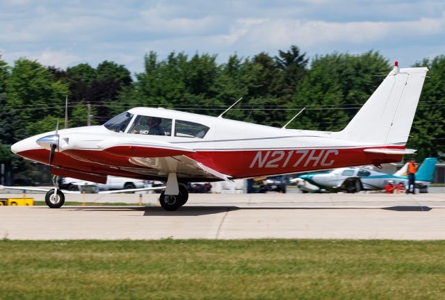 Piper PA-30 Twin Comanche (N217HC)