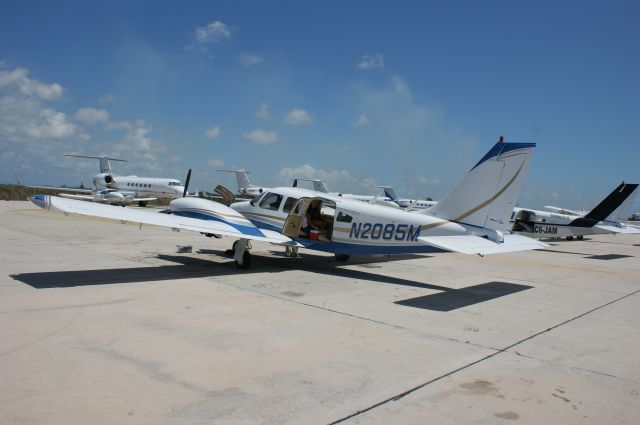 Piper Seneca (N2085M)