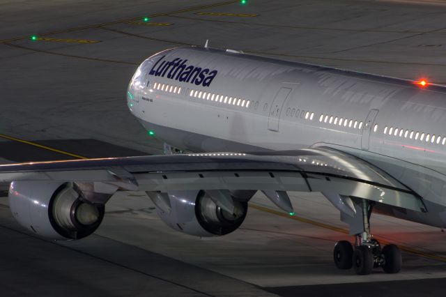 Airbus A340-600 (D-AIHV)