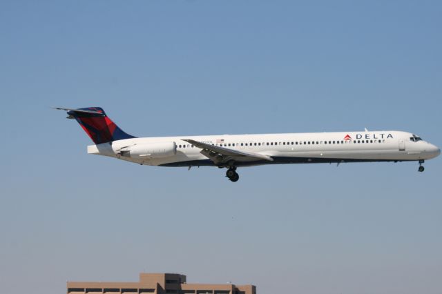 McDonnell Douglas MD-88 (N959DL)