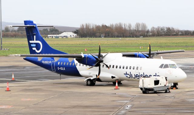 ATR ATR-72 (G-ISLK) - blueislands atr 72-500 g-islk at shannon 13/11/20.