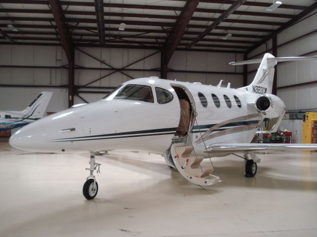 Beechcraft Premier 1 (N323CM)
