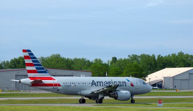 Airbus A319 (N733UW) - Shown here taxiing is an American Airline Airbus A319 in the Spring of 2017.