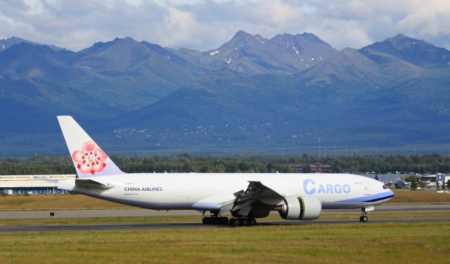 BOEING 777-200LR (B-18773)