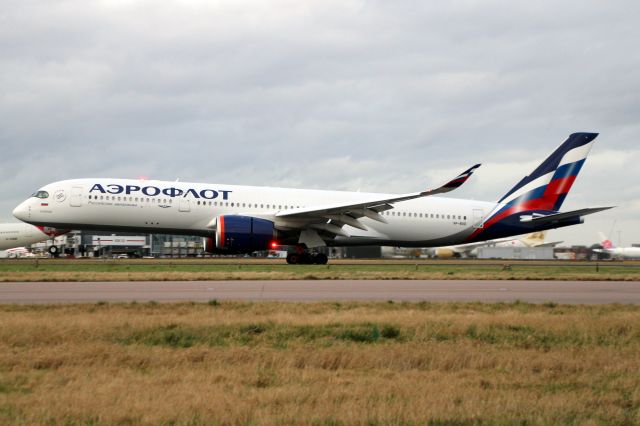 Airbus A350-900 (VP-BXD) - Touching down on rwy 27L on 5-Feb-22 operating flight AFL2582 from UUEE.