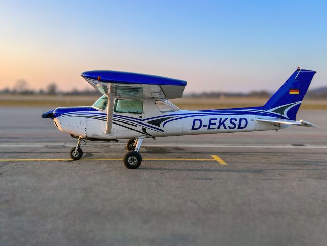 Cessna 152 (D-EKSD) - At Augsburg, Germany. Training aircraft. 07-MAR-2022.