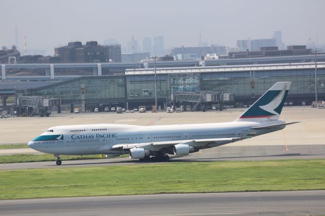 Boeing 747-400 (B-HKU)