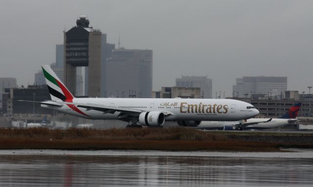 BOEING 777-300ER (A6-EBY)