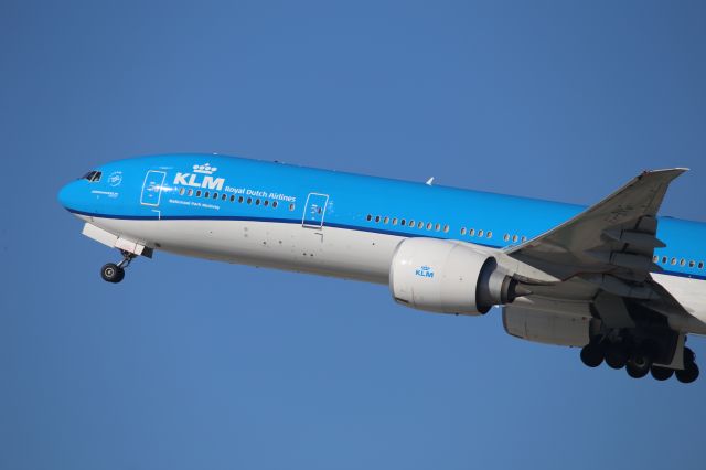 BOEING 777-300ER (PH-BVG)