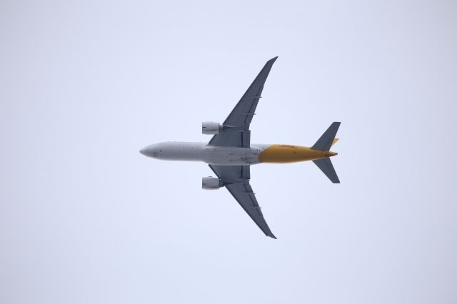 Boeing 777-200 —