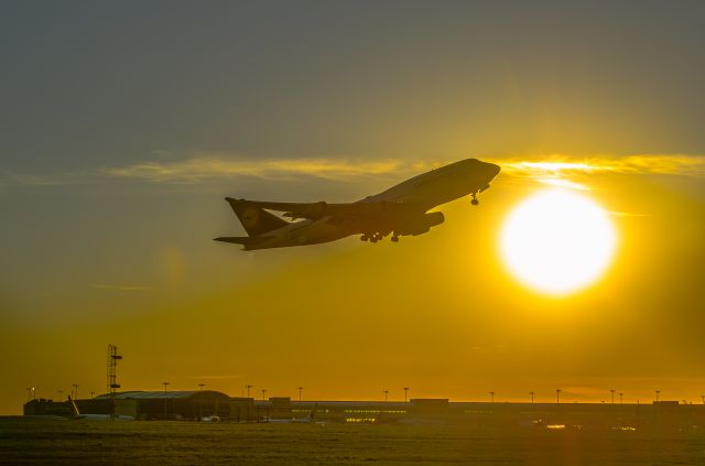 Boeing 747-200 (D-ABTK) - Evening departure