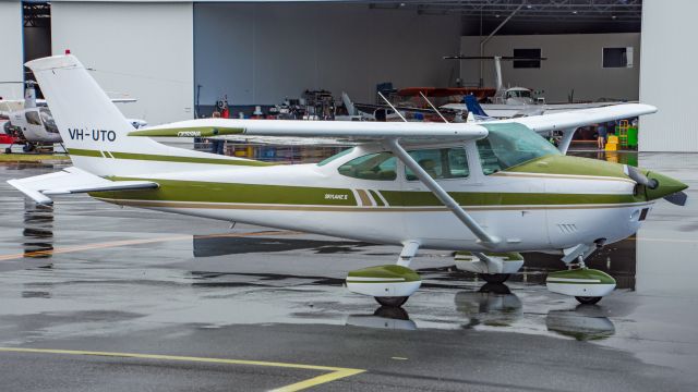 Cessna Skylane (VH-UTO)