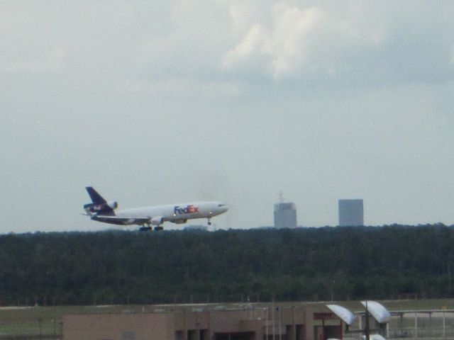 Boeing MD-11 (N573FE)