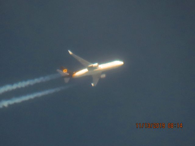 BOEING 767-300 (N341UP)