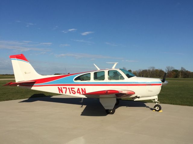 Beechcraft Bonanza (33) (N7154N)