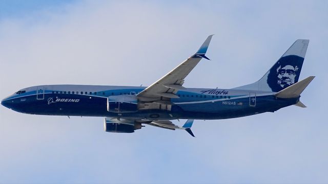 Boeing 737-700 (N512AS)