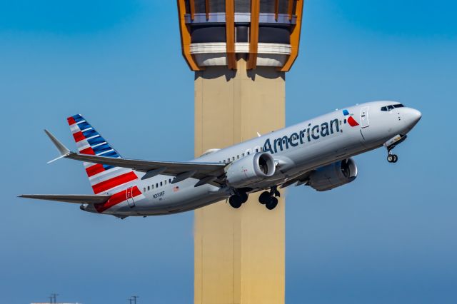 Boeing 737 MAX 8 (N310RF) - An American Airlines 737 MAX 8 taking off from PHX on 3/4/23. Taken with a Canon R7 and Canon EF 100-400 L II lens.