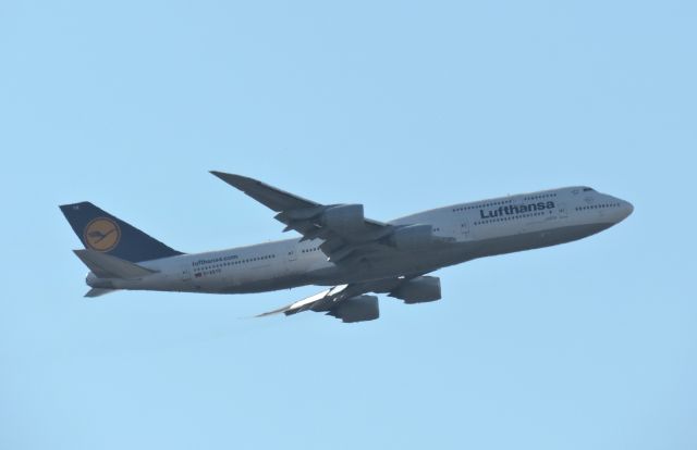 Boeing 747-400 (D-ABTK) - Minutes till landing March 2018.