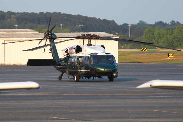 Sikorsky S-70 (16-3263) - Sikorsky VH-60N White Hawk at KLZU. The president was in Duluth, GA, and 163262 was used to ferry him to and from Dobbins. Photo taken on 4/29/2021.