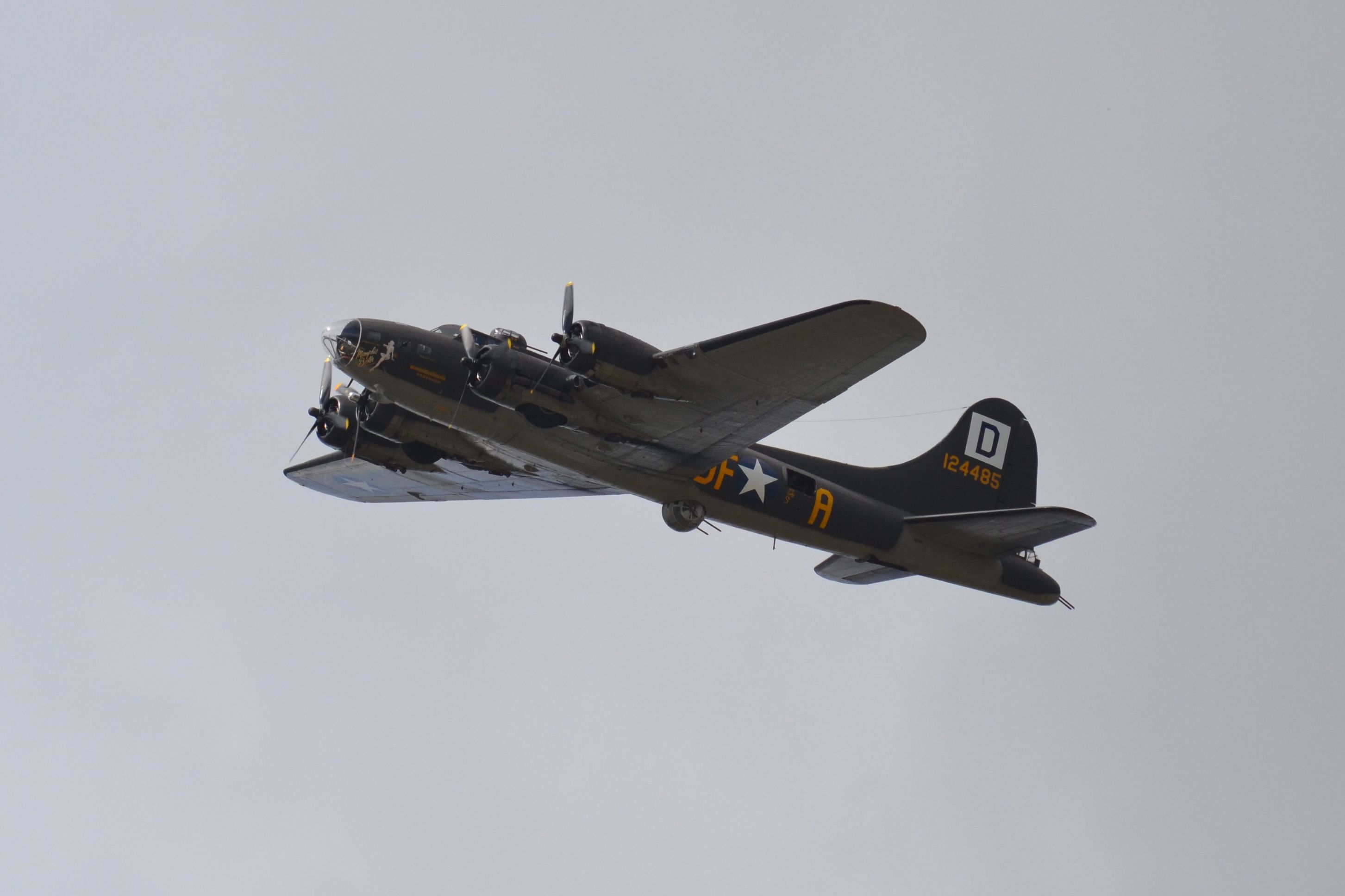 Boeing B-17 Flying Fortress (N3703G) - B-17 Memphis Belle