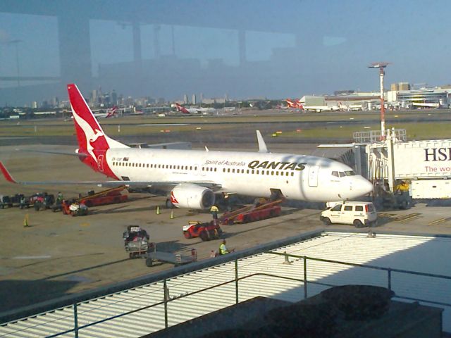 Boeing 737-800 (ZK-ZQF) - QF49 Ex YSSY for NZAA 7 January 2013.