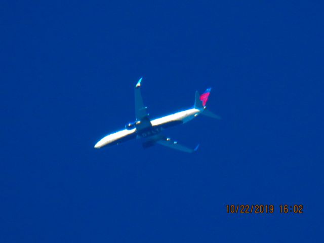Boeing 737-900 (N854DN)