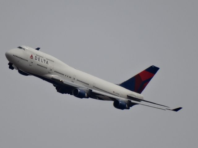 Boeing 747-400 (N675NW) - Charter flight for military. And last Charter flight before getting retired at Pinal Airpark AZ