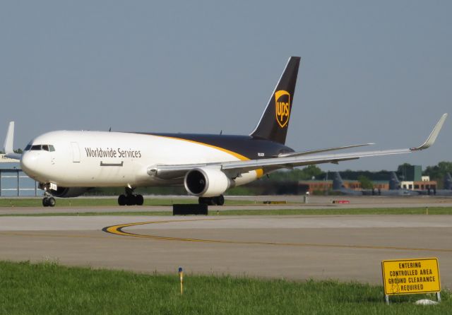 N332UP — - UPS 767 Taxing to 17L for takeoff