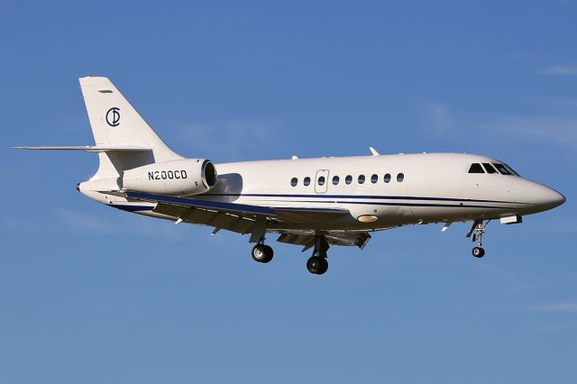 Dassault Falcon 2000 (N200CD) - Landing. 