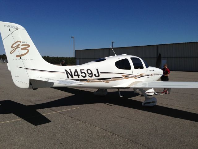 Cirrus SR-22 (N459J)