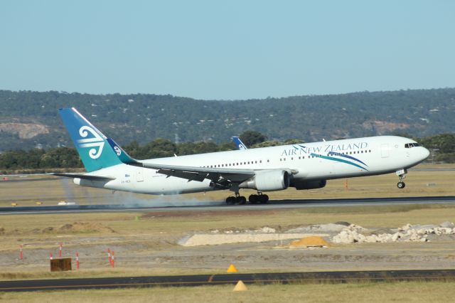 BOEING 767-300 (ZK-NCK)