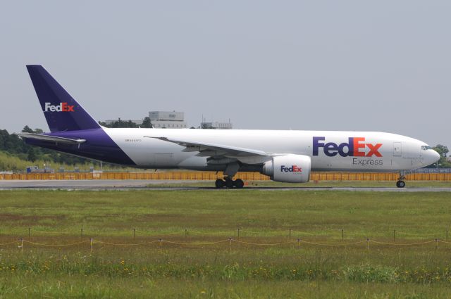 BOEING 777-200LR (N855FD)