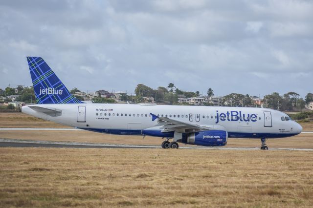 Airbus A320 (N705JB)