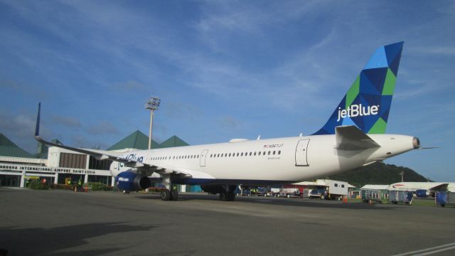 Airbus A321 (N967JT)