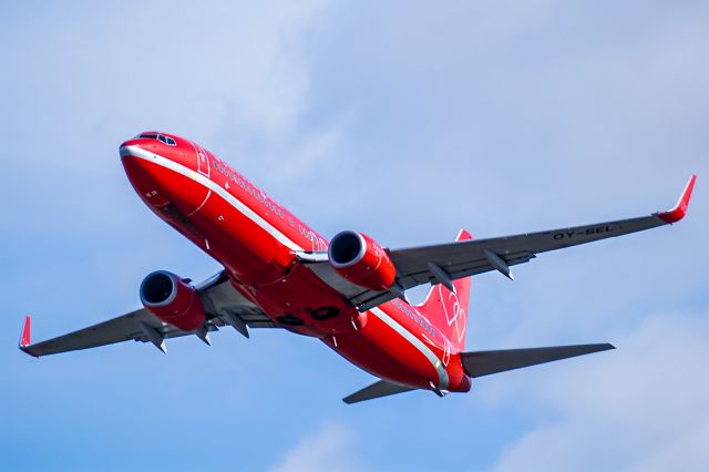 Boeing 737-800 (OY-SEL)