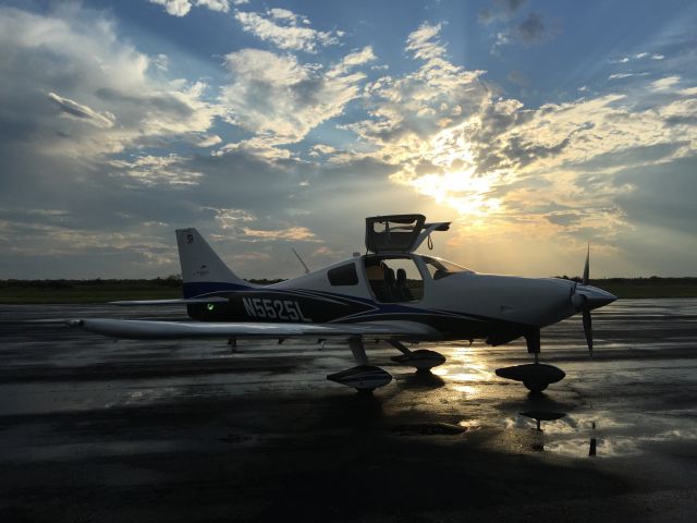 Cessna 400 (N5525L)